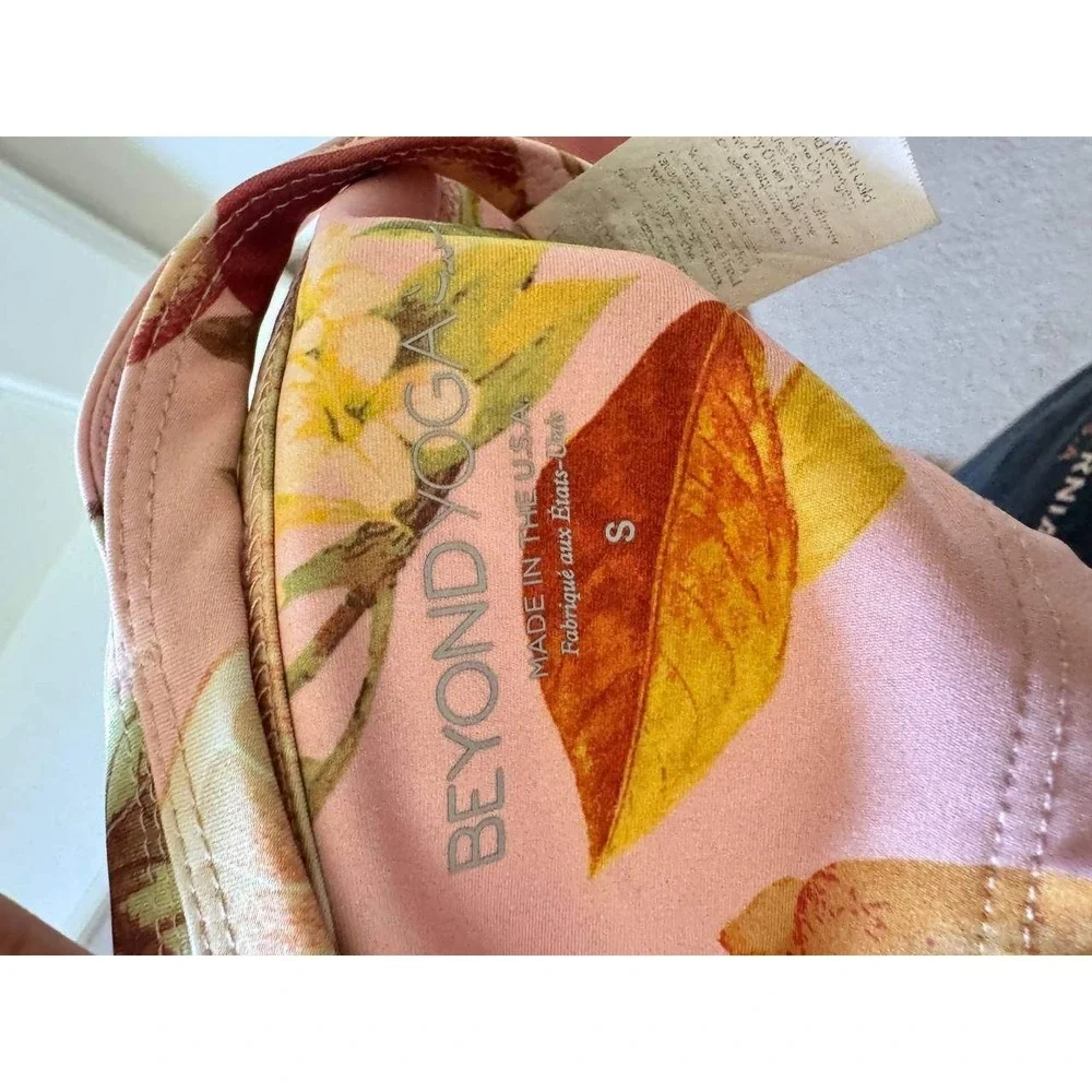 Beyond Yoga Slim Racerback Crop Tank Pink Citrus Print Activewear S Loungewear - Picture 3 of 4